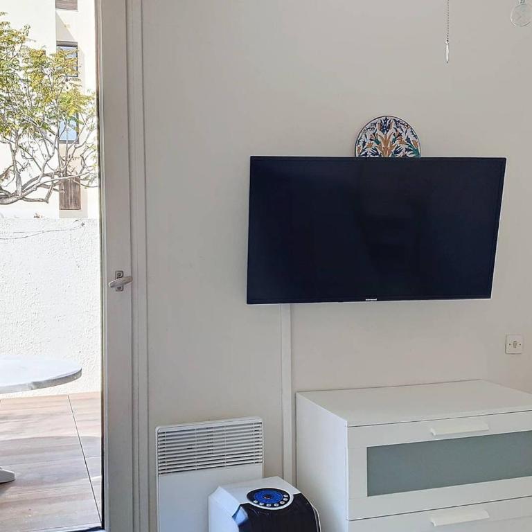 T3 Climatisé avec Terrasse - Accès Plage, Animaux Acceptés - FR-1-610-122 - Apartment - 5