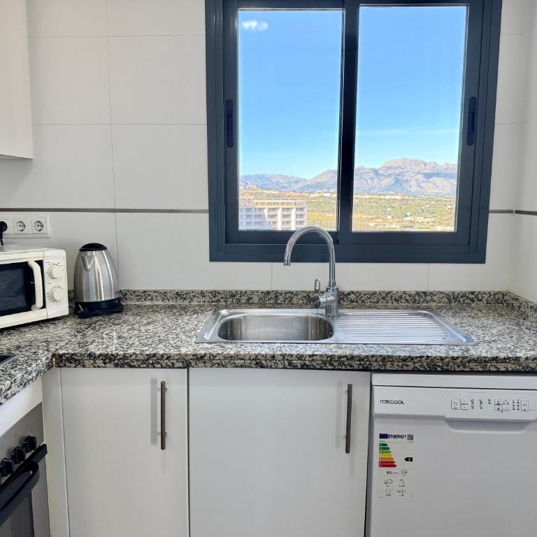 27th Floor Sea View, Heated Indoor Pool with Private Parking - Superior One-Bedroom Apartment with Balcony - 6