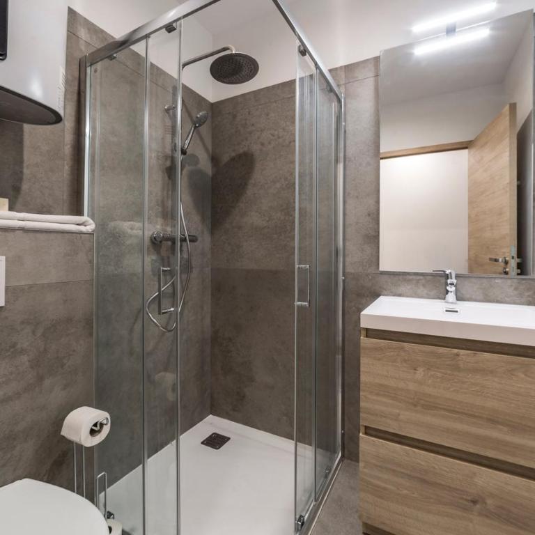All in Lyon | Les suites Emeraude/Saphir/Rubis au cœur de Lyon - Apartment - Suite Emeraude - 18