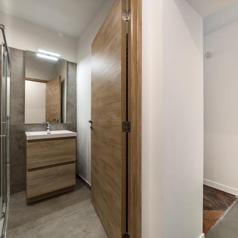 All in Lyon | Les suites Emeraude/Saphir/Rubis au cœur de Lyon - Apartment - Suite Emeraude - 9