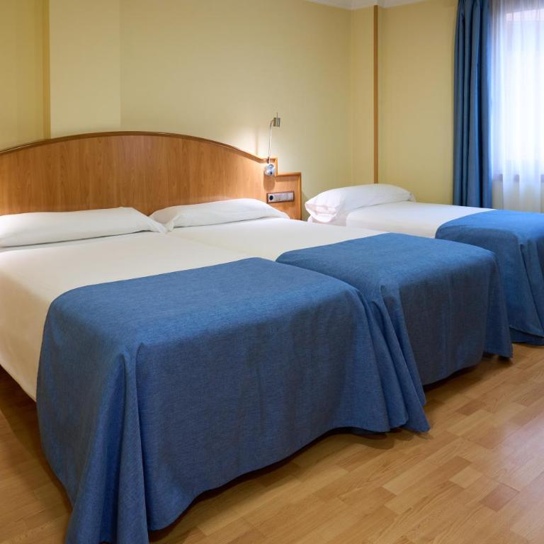 II Castillas Madrid - Triple Room - 1