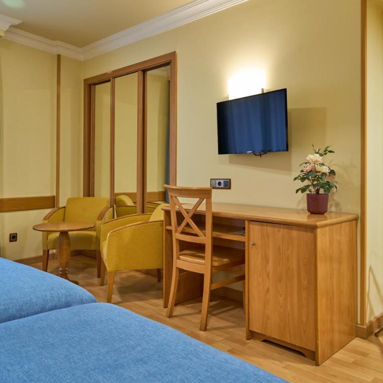II Castillas Madrid - Triple Room - 4