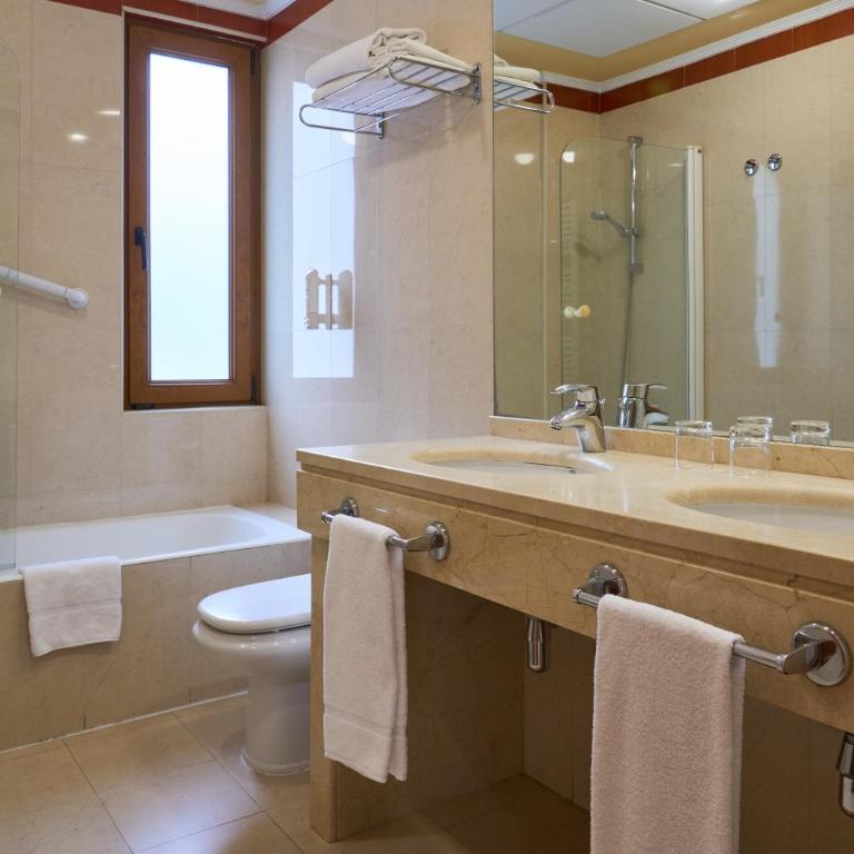 II Castillas Madrid - Double or Twin Room - 4