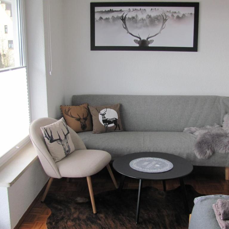 #1Komfortables helles Gästezimmer mit Balkon mit Gemeinschaftsbad W-Lan Airport nah Late Night Check in Haus Nr 9,5 - Apartment mit 1 Schlafzimmer - 9