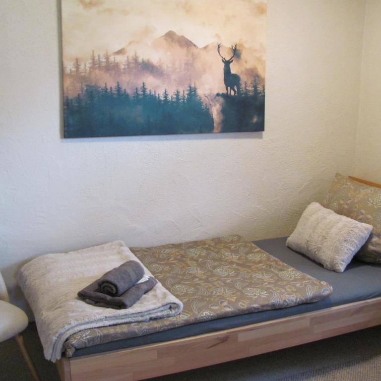 #2 Komfortables großzügiges Gästezimmer mit Gemeinschaftsbad W-Lan Airport nah Late Night Check in Haus Nr 9,5 - Deluxe Zimmer - 9