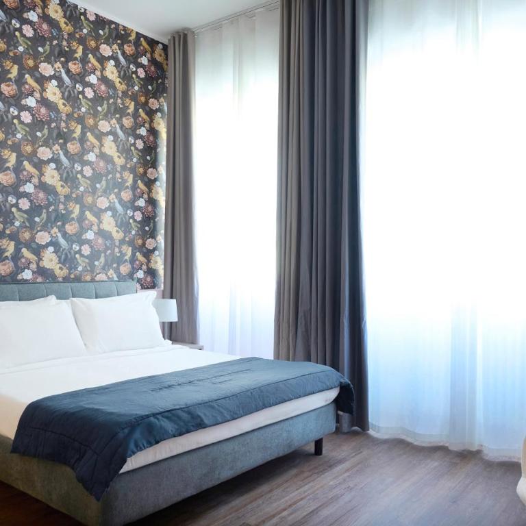 Milan Retreats Duomo Suites Beauty & SPA - Large Double Room - Via Cino del Duca 5 - 1