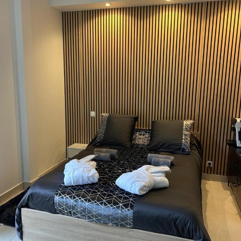 Bentley studio - One-Bedroom Apartment - 2