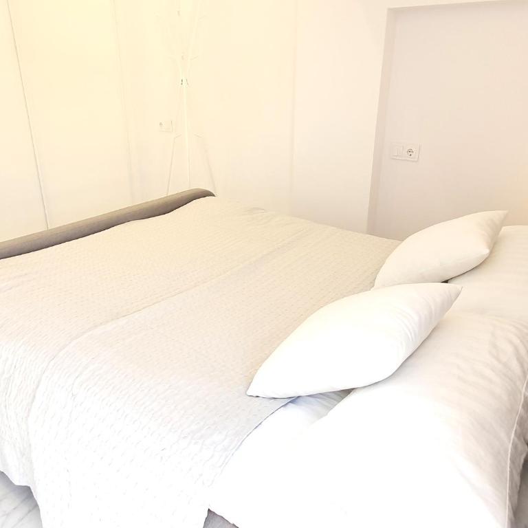 SKOL 645. Exclusive Three Bedrooms Apartment with Sea Views - Casa de 3 dormitorios - 27