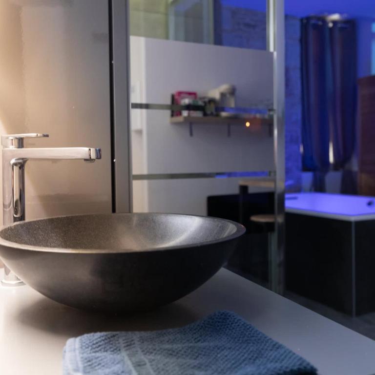 LX202 Love Room & Spa privatif - Jacuzzi & Sauna - Apartamento Deluxe de 1 dormitorio - 11