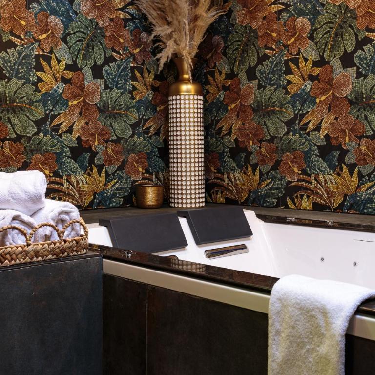 Maison 1887 - Suite avec Jacuzzi - 8