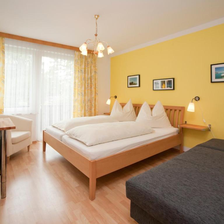 Pension Regia - Doppel-/Zweibettzimmer mit Balkon - 1