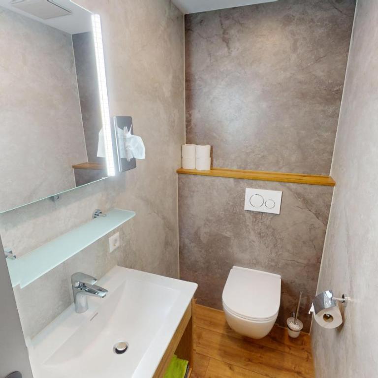 Smarthotel inAlpe - Deluxe Zimmer mit 2 Queensize-Betten - 1