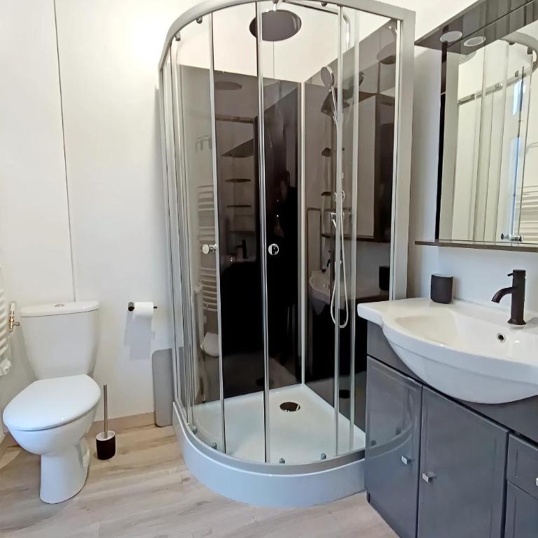 apt 11, 3ème étage, un large studio de 30 m2 avec balcon et vue sur montagne - Apartamento de 1 dormitorio - 6