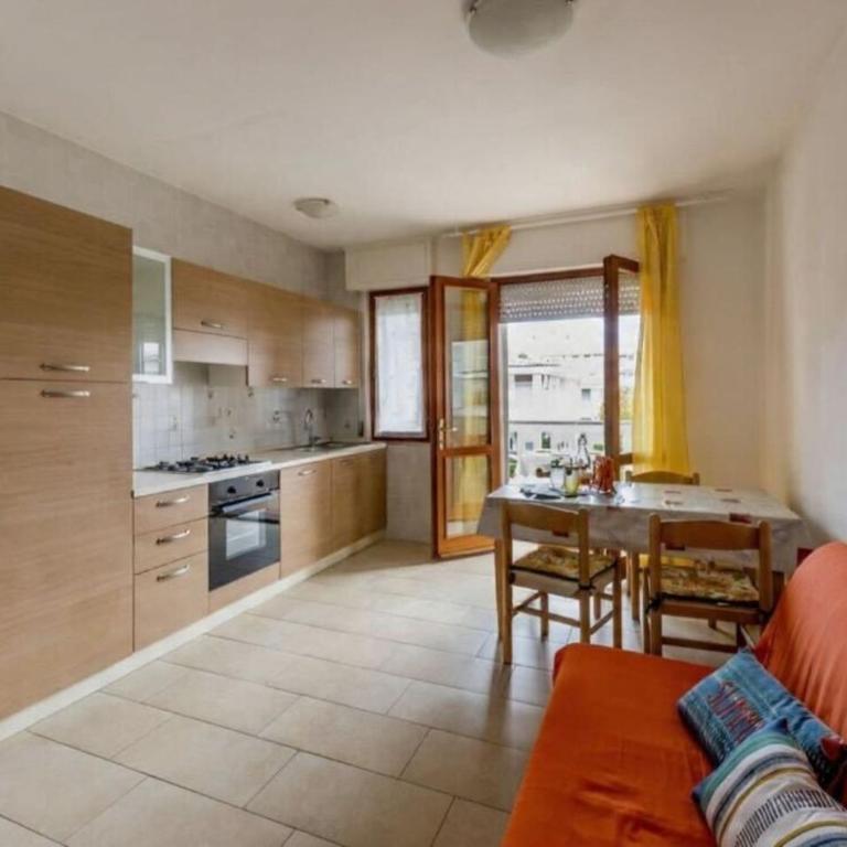 Stay in our beachside flat - Apartment - 2