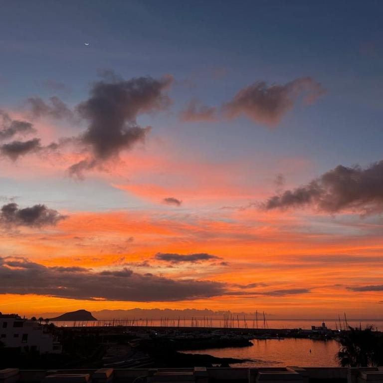 Luxury Home With Ocean View - Three-Bedroom Apartment - 1