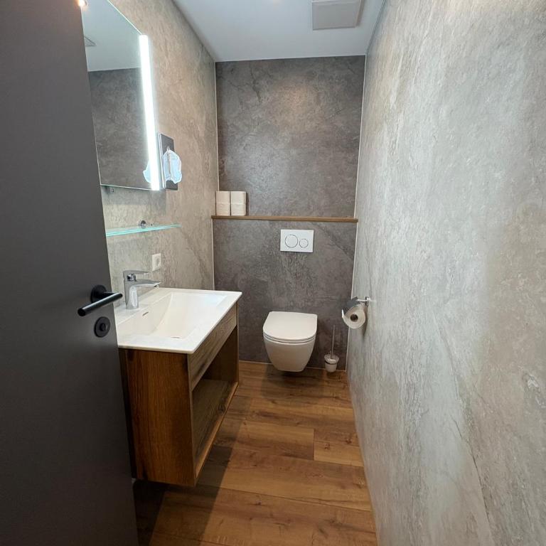 Smarthotel inAlpe - Deluxe Zimmer mit 2 Queensize-Betten - 9