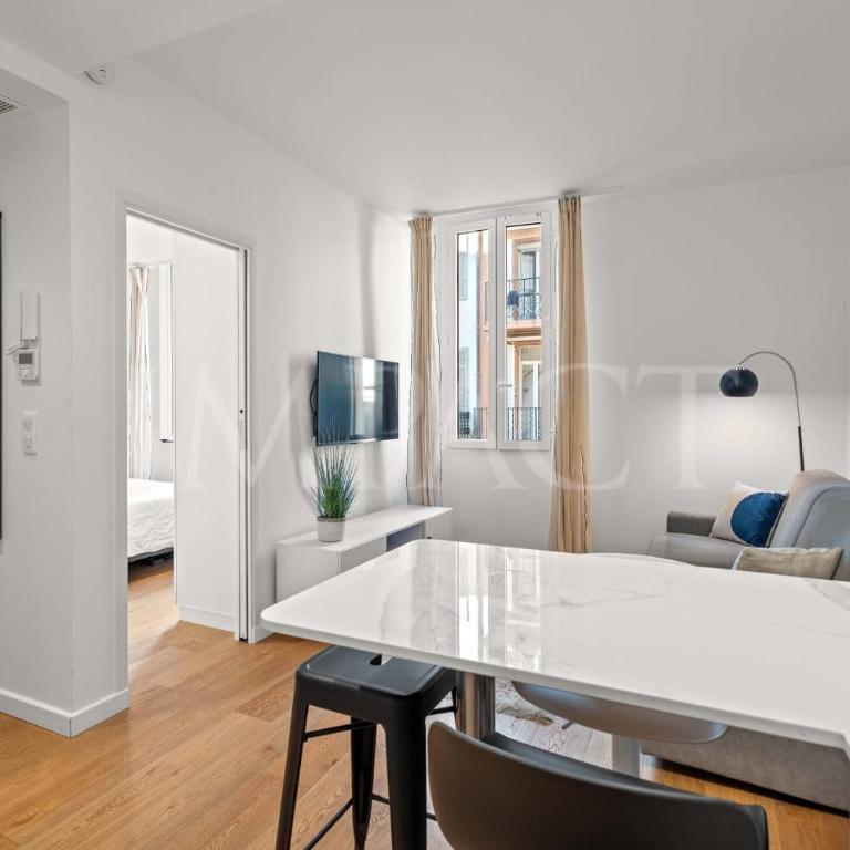 REF 2023- Cannes Croisette - Apartment to rent - Apartment - 4