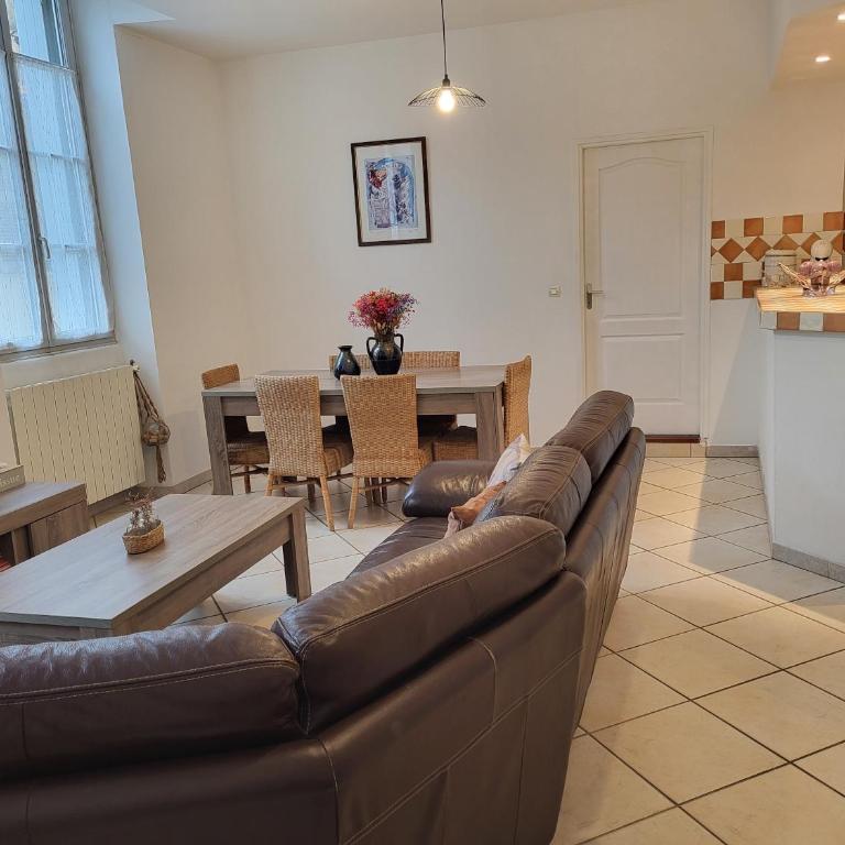 entre arènes et maison carrée - Double Room - 1