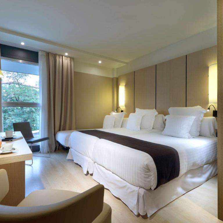 Occidental Bilbao - Superior Room with Extra Bed - 2