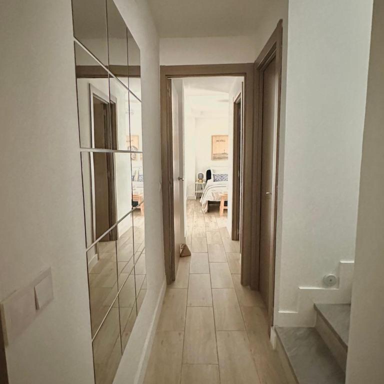 Dúplex Centro y Mar en Fuengirola, Málaga by Casa Flor - Apartamento Deluxe de 3 dormitorios - 4