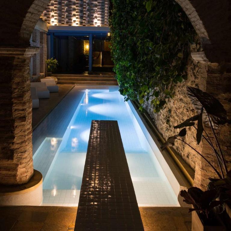 NOK Luxury Colonial Villa 6BR with Pool Staff & Breakfast at Getsemani - Villa - 44