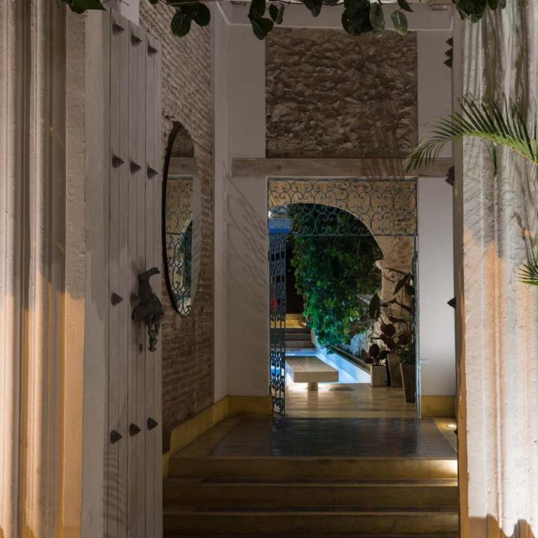 NOK Luxury Colonial Villa 6BR with Pool Staff & Breakfast at Getsemani - Villa - 54