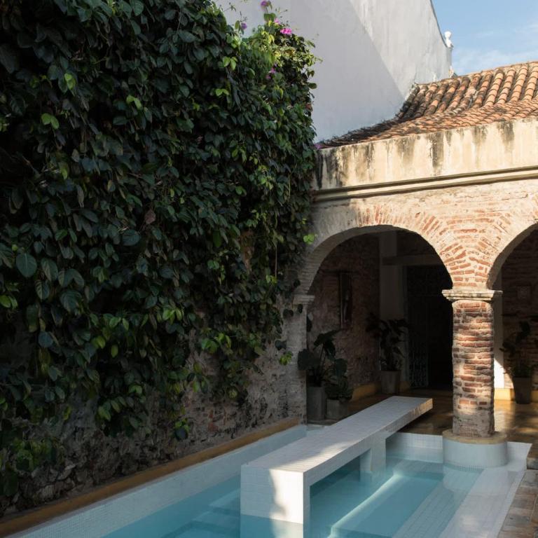 NOK Luxury Colonial Villa 6BR with Pool Staff & Breakfast at Getsemani - Villa - 66