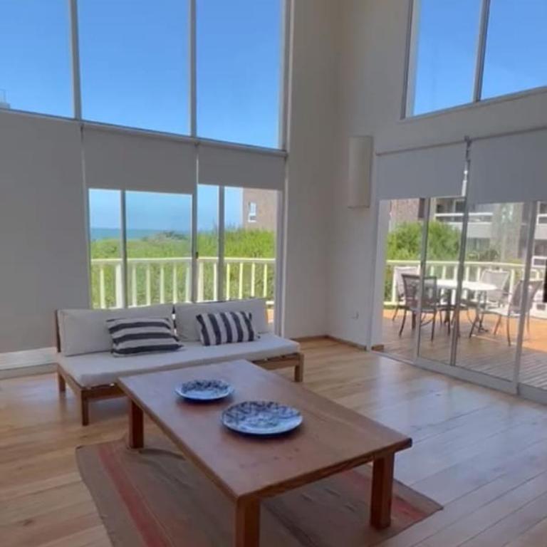 Casa con vista al mar sobre médano - Three-Bedroom House - 2