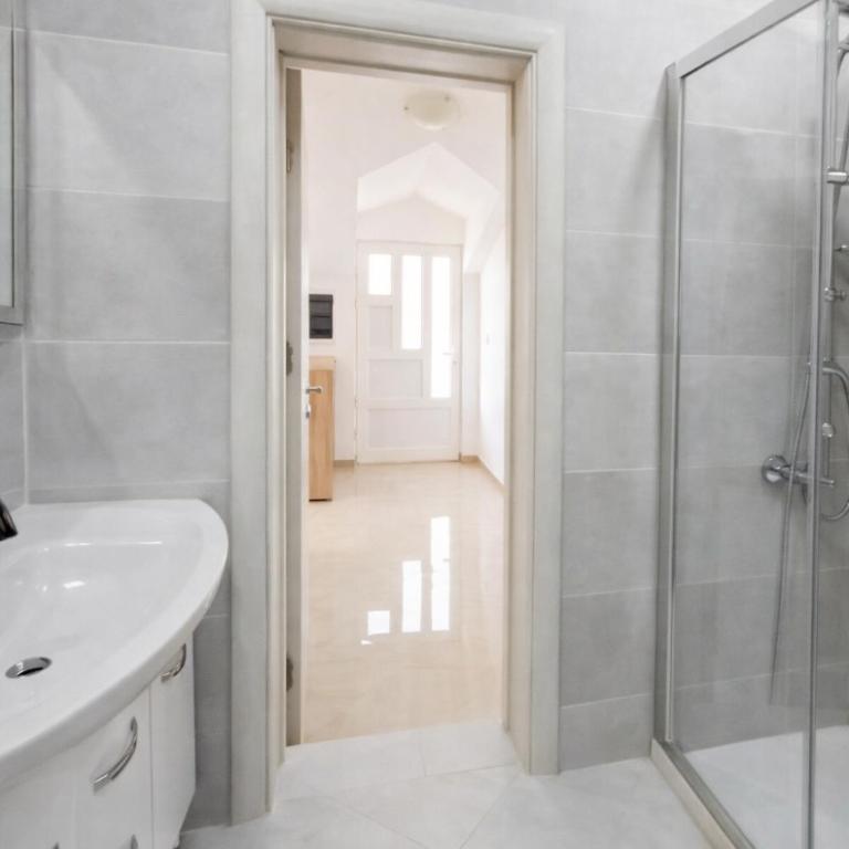 Viktor - Two-Bedroom Apartment - 7
