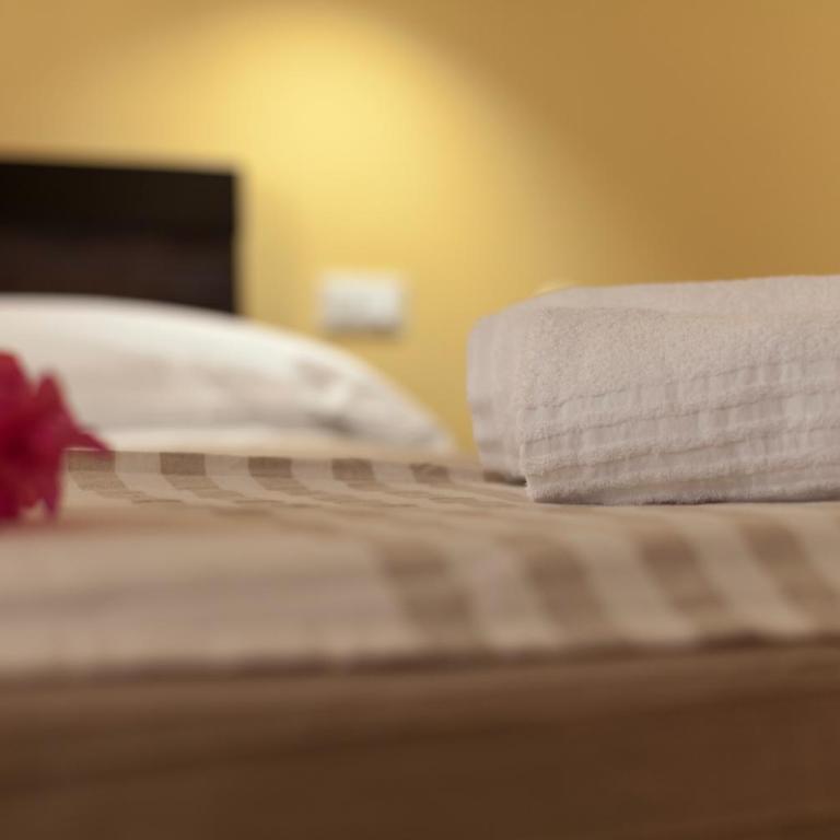 Piazza Marina - Double Room with Private External Bathroom - 13