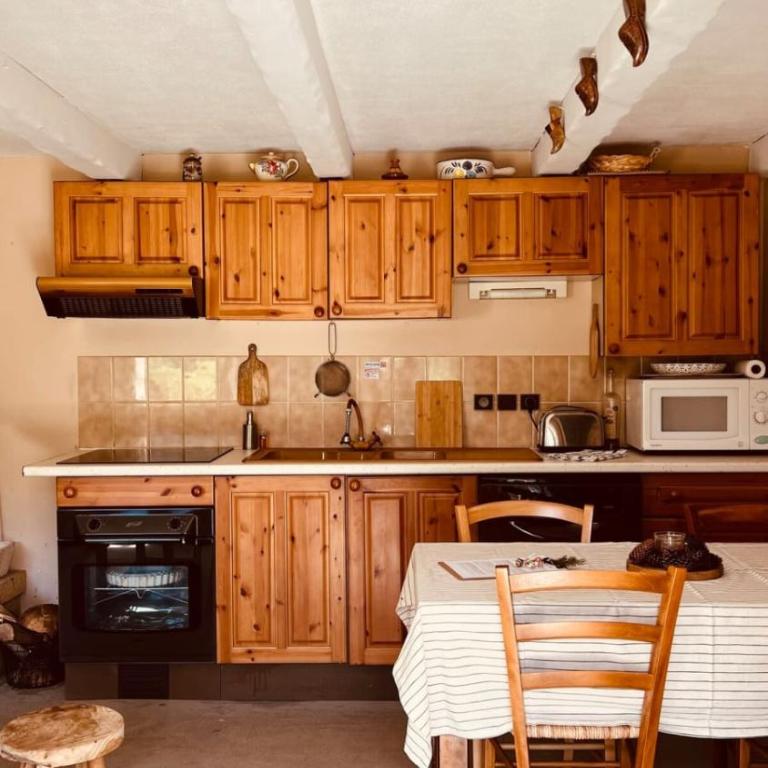Grange pour 6 personnes avec studio indépendant - Chalet 2 Chambres - 12