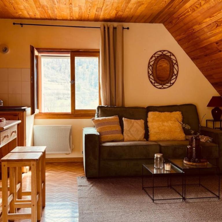 Grange pour 6 personnes avec studio indépendant - Chalet 2 Chambres - 31