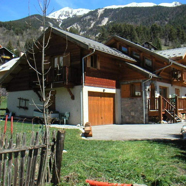 Charmant 2 Pièces + Coin Montagne - Parking Privé, WiFi, Proche Pistes - FR-1-762-31 - Appartement - 2