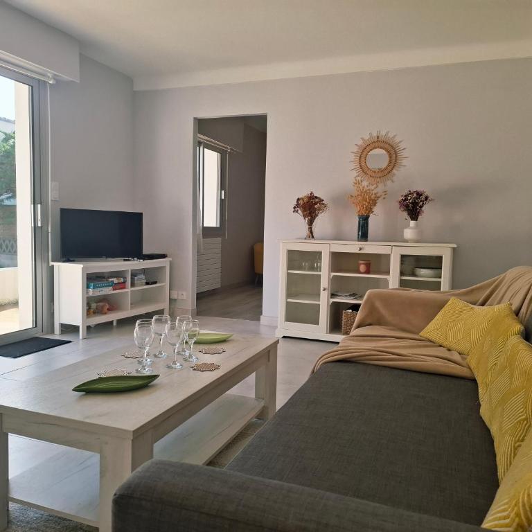 Maison rénovée à 300 m de la plage - Maison 3 Chambres - 6