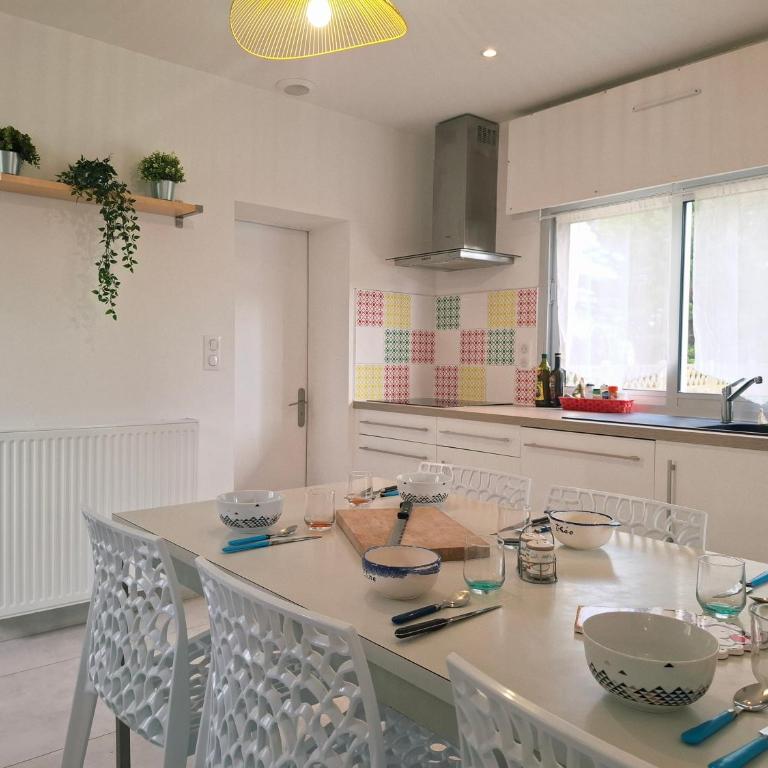 Maison rénovée à 300 m de la plage - Maison 3 Chambres - 2