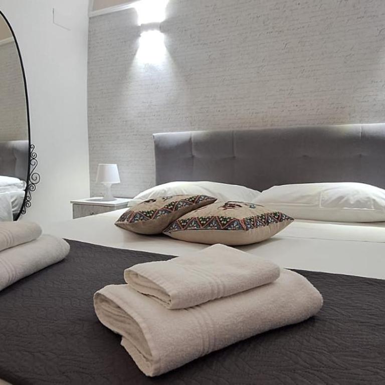 Lilly house - Double Room with Private Bathroom - 8