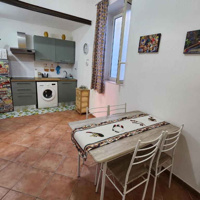 Maison M&M - One-Bedroom House - 11