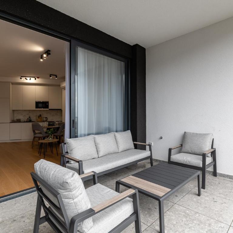 Stunning Bečići Apartment - One-Bedroom Apartment - 7