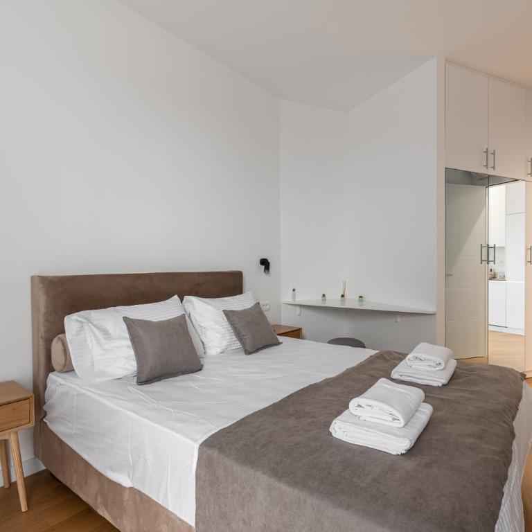 Stunning Bečići Apartment - One-Bedroom Apartment - 8