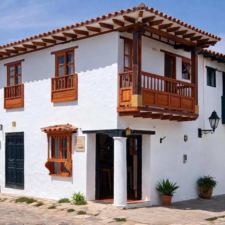 Boutique La Gloria - Three-Bedroom Apartment - 2