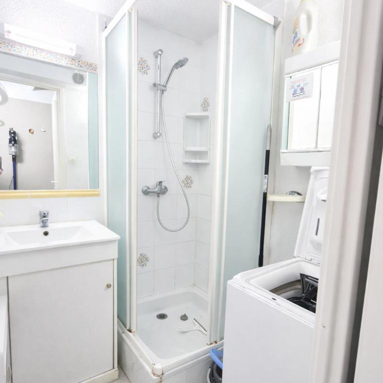 LES MARINES 2 - Villa en résidence avec piscine à 2 pas de la plage - Clim - parking - Two-Bedroom House - 15