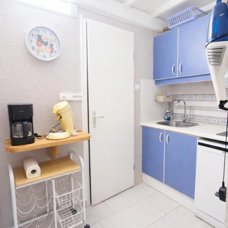 LES MARINES 2 - Villa en résidence avec piscine à 2 pas de la plage - Clim - parking - Two-Bedroom House - 11
