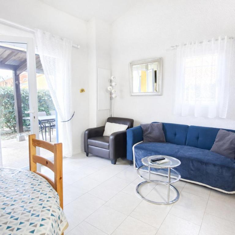 LES MARINES 2 - Villa en résidence avec piscine à 2 pas de la plage - Clim - parking - Two-Bedroom House - 3