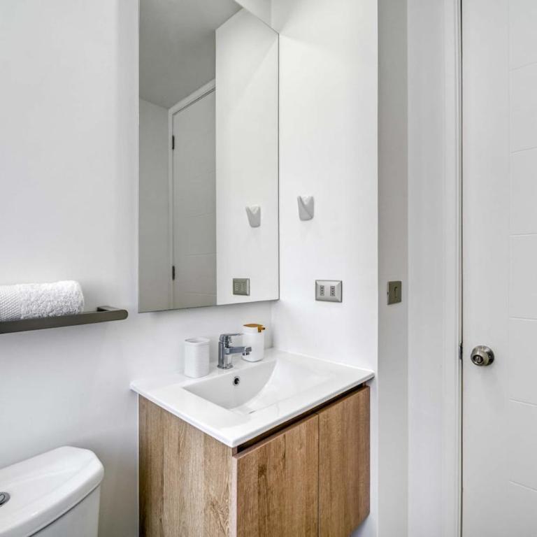 Puyai Breeze with Balcony & Free Parking, 6 guest, Cozy - Three-Bedroom Apartment - 3