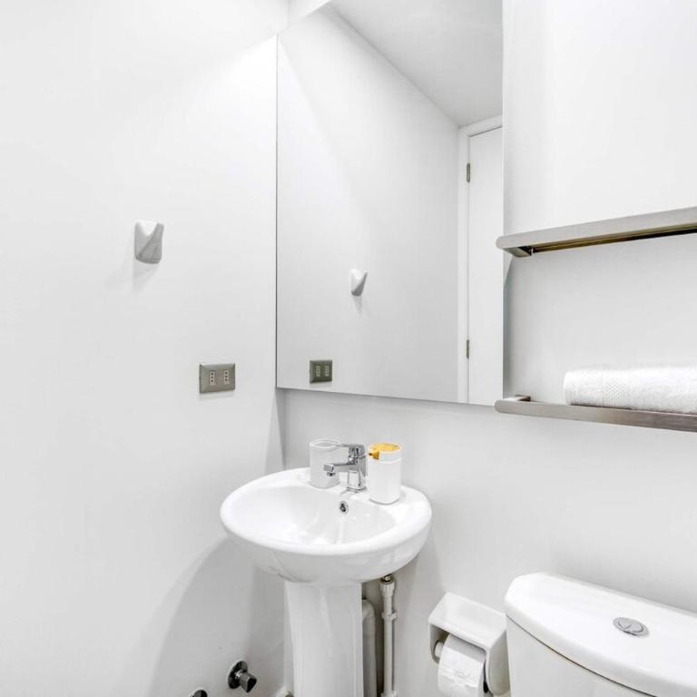 Puyai Breeze with Balcony & Free Parking, 6 guest, Cozy - Three-Bedroom Apartment - 8