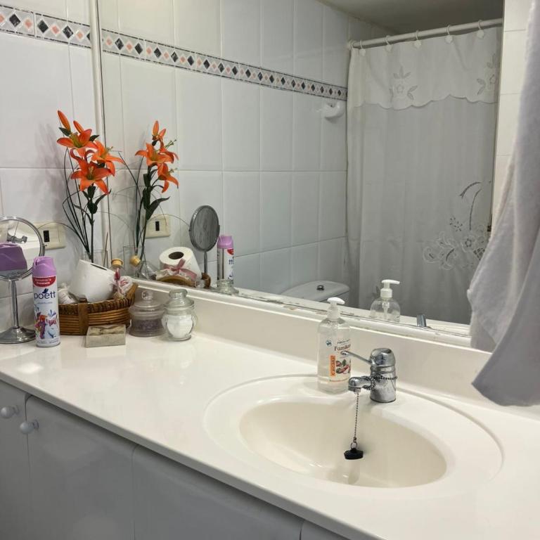 Amplio y comodo departamento familiar - Three-Bedroom Apartment - 5