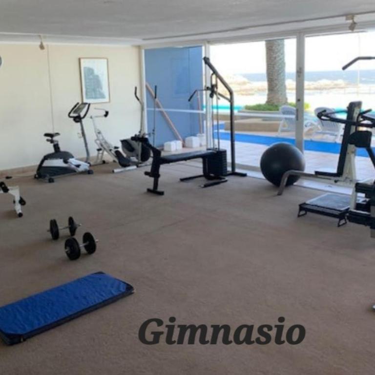 Amplio y comodo departamento familiar - Three-Bedroom Apartment - 9