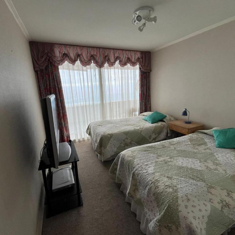 Amplio y comodo departamento familiar - Three-Bedroom Apartment - 12