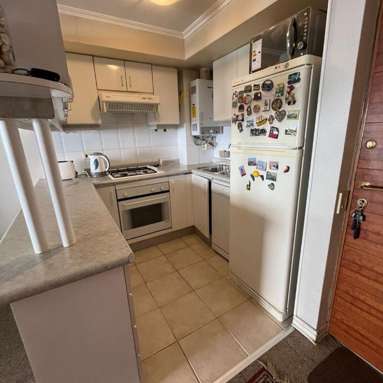 Amplio y comodo departamento familiar - Three-Bedroom Apartment - 14
