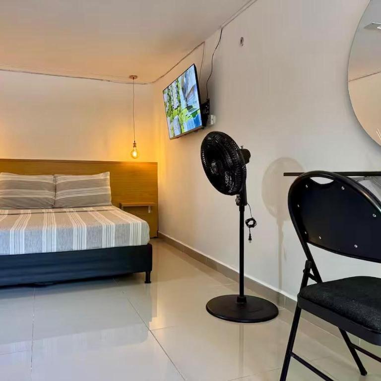 Apartaestudio en Laureles-plaza mayor-Av 33-laundry-wifi - Studio - 2
